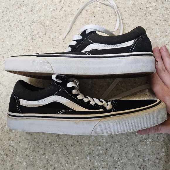 Vans Old Skool Black and White Sneakers, Size 9½ - Picture 6 of 9